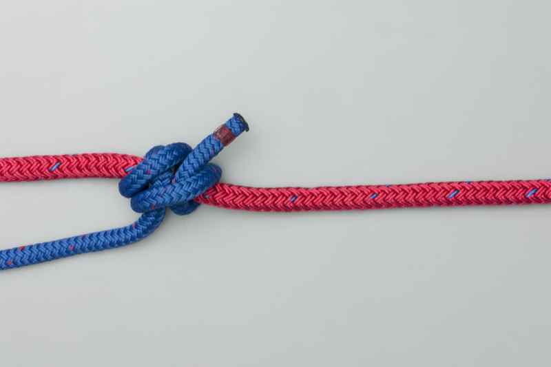 Animation: Rolling Hitch Tying Rolling Hitch, Step-by-Step Animation