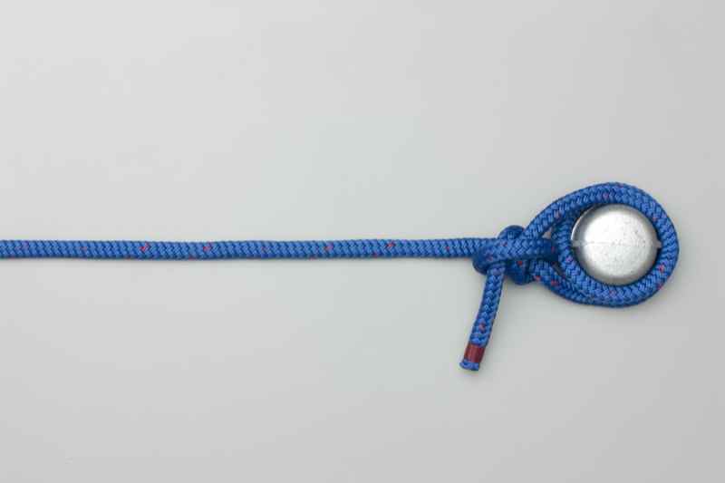 Animation: Round Turn and Two Half Hitches Tying Round Turn and Two Half Hitches, Step-by-Step Animation